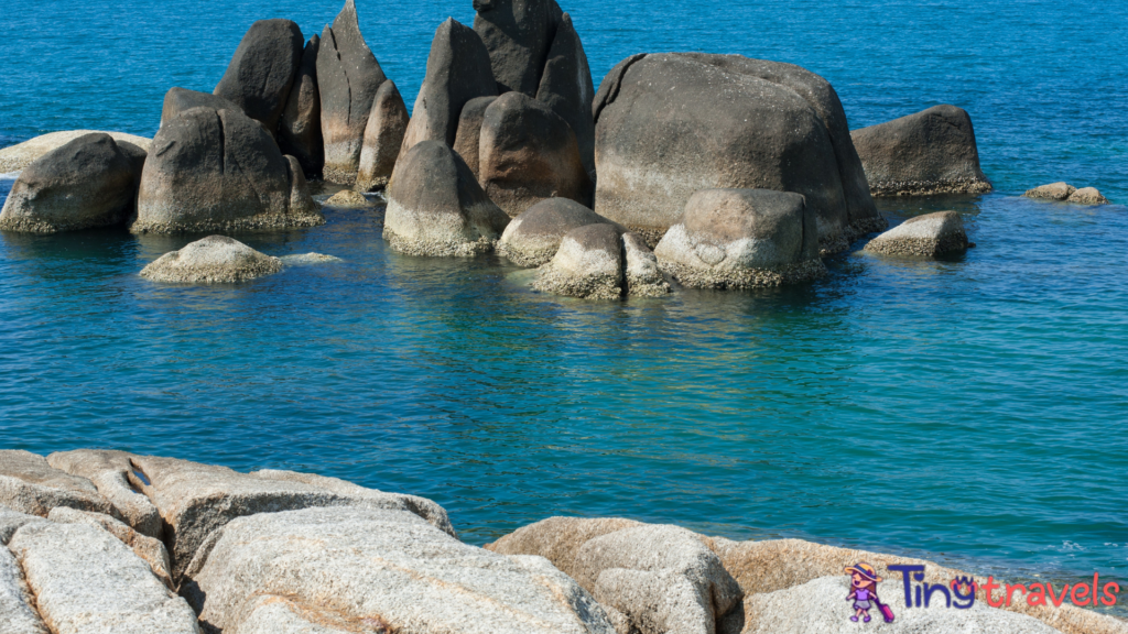 Hin Ta and Hin Yai Rocks