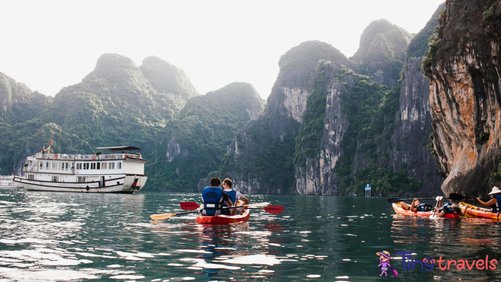 Guided kayaking by group