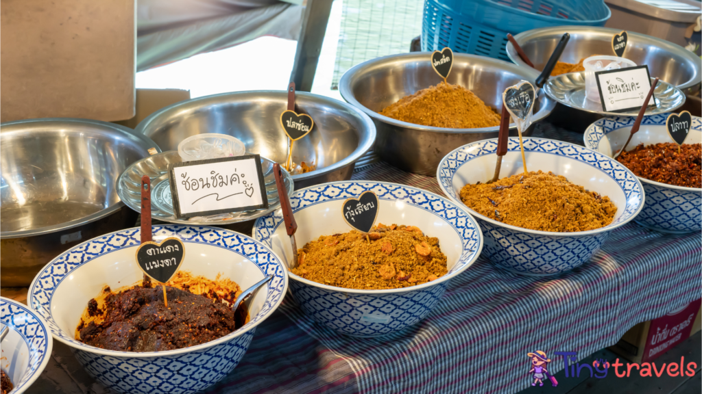 selling curry paste Variety of flavors For use in cooking Thai food For sale for tourists traveling to the Ayutthaya Floating Market, Ayutthaya, Thailand⁠