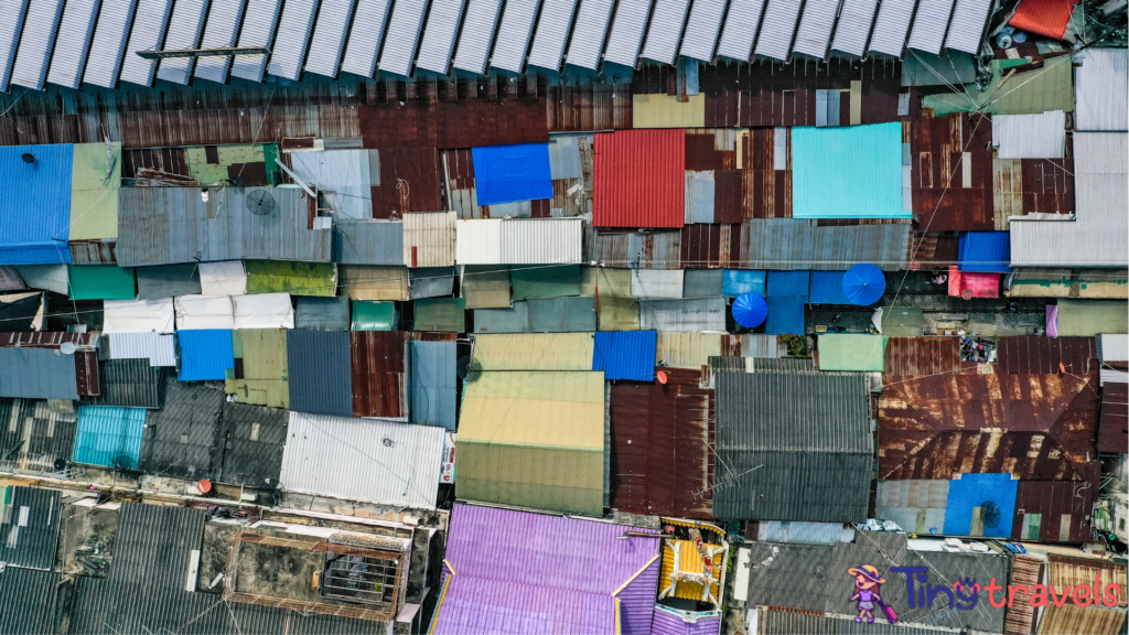 Maeklong Train Market, Talad Rom Hub, Ratchaburi, Thailand⁠