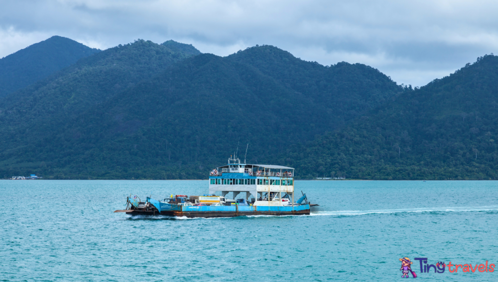 Koh Chang island ferry boat transport peoples⁠
