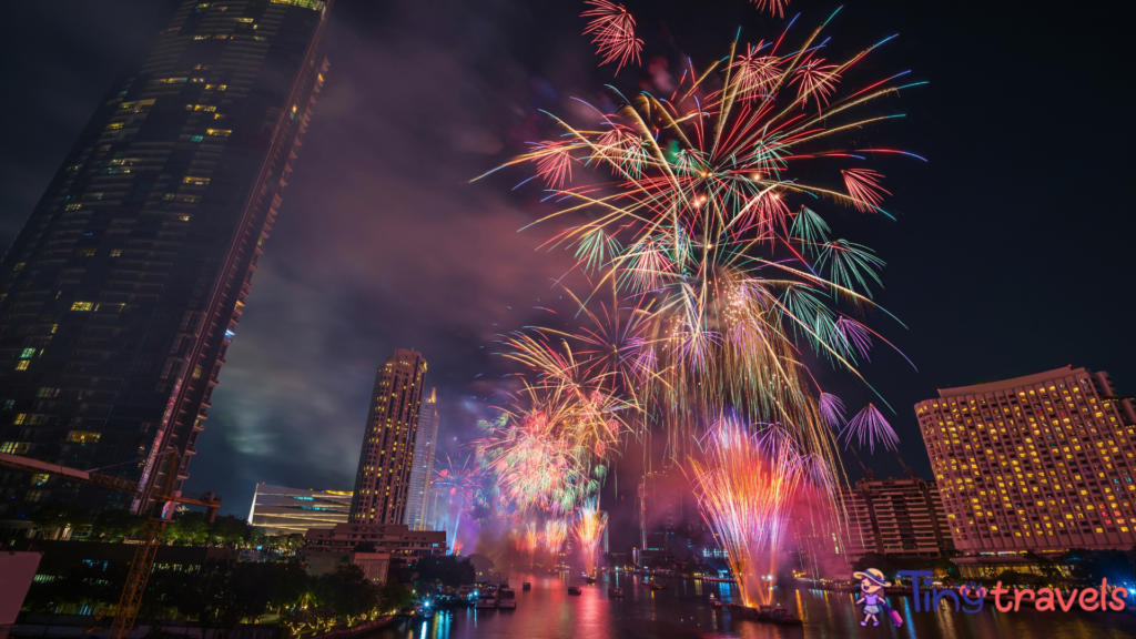 Bangkok new year countdown fireworks⁠
